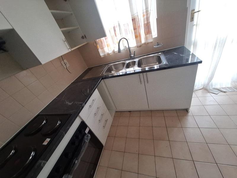 3 Bedroom Property for Sale in Plattekloof Glen Western Cape